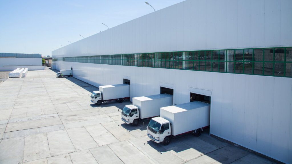 ecommerce-warehouse-management-ecommerce-warehouse-layout-warehouse-truck-distribution